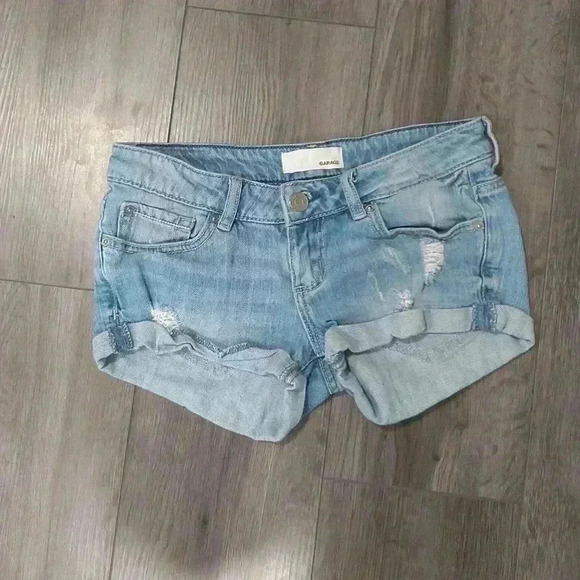 Garage shorts - Picture 1 of 3